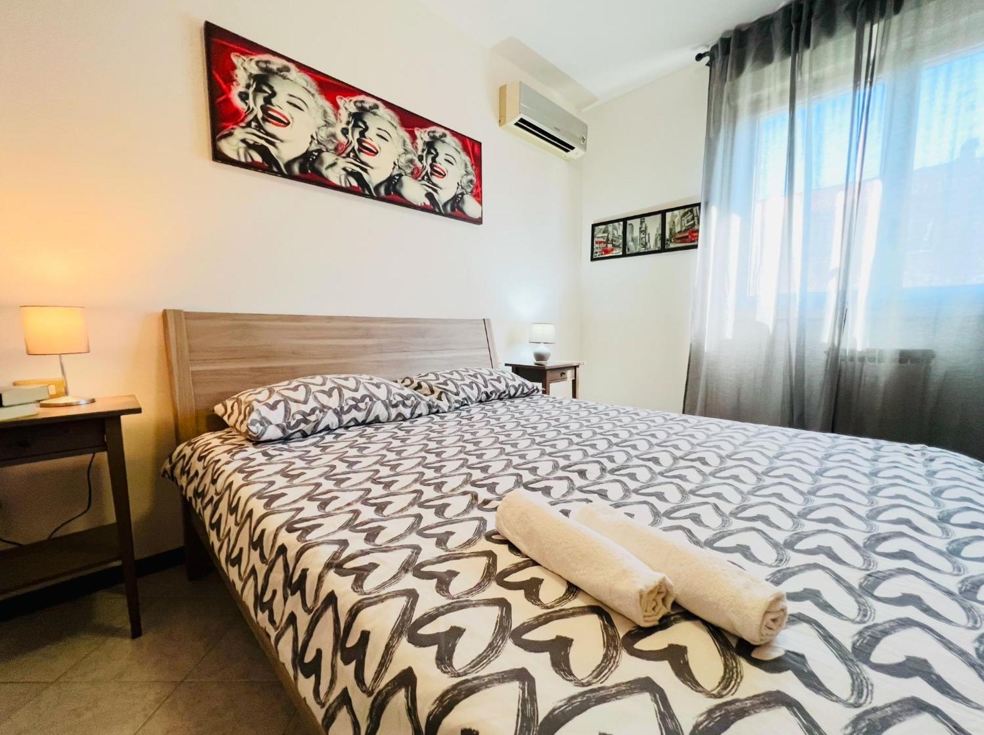 Big In Navigli District With 2 Balcony And Parking Apartment